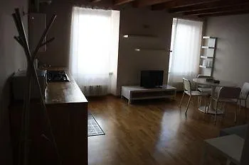 Bergamo Apartment And Room