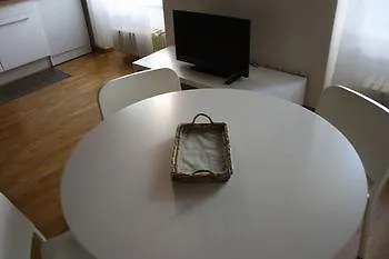 Bergamo Apartment And Room