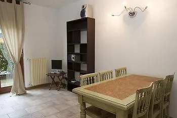 Bergamo Apartment And Room